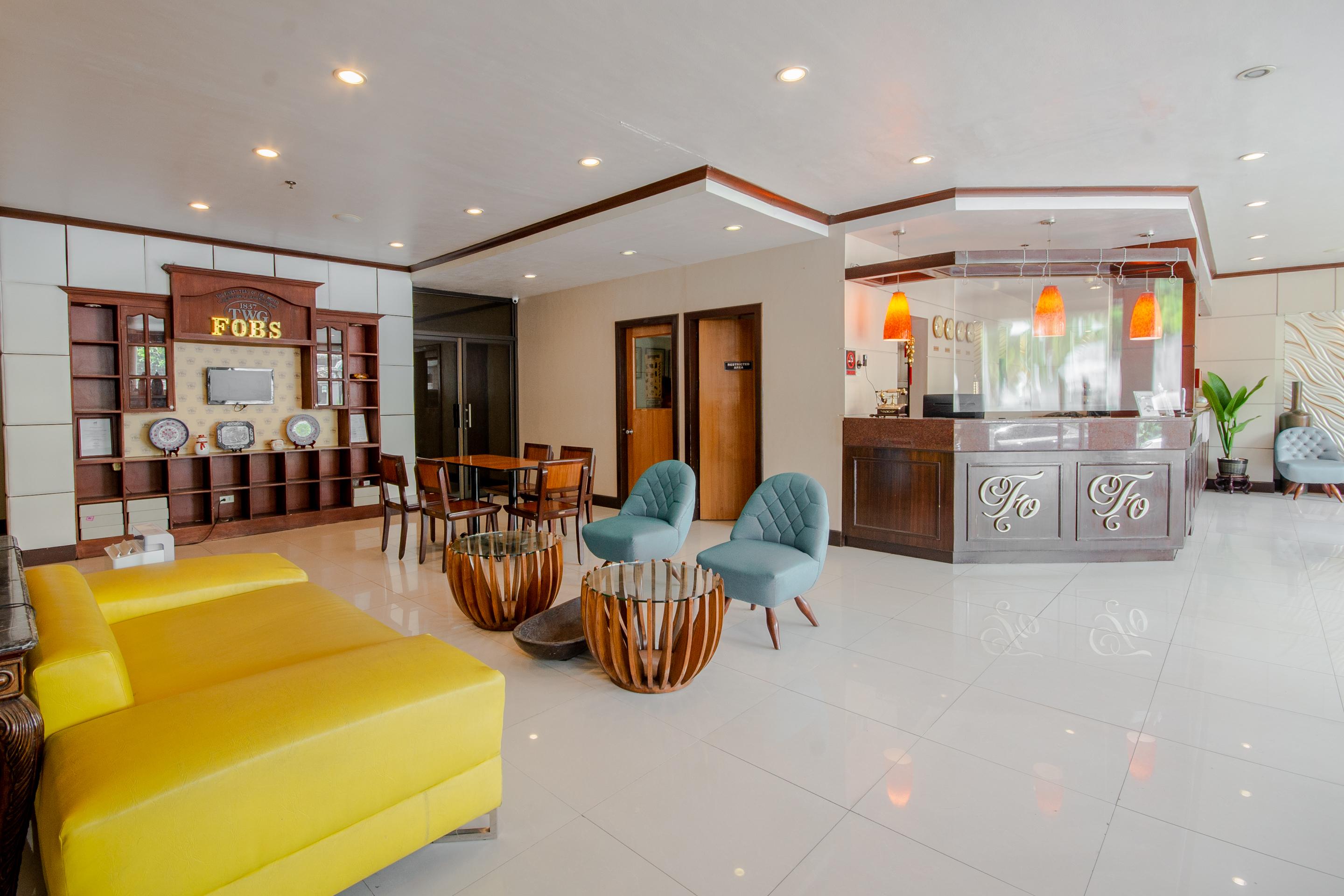 Fuente Oro Business Suites Cebu Powered By Cocotel Екстериор снимка